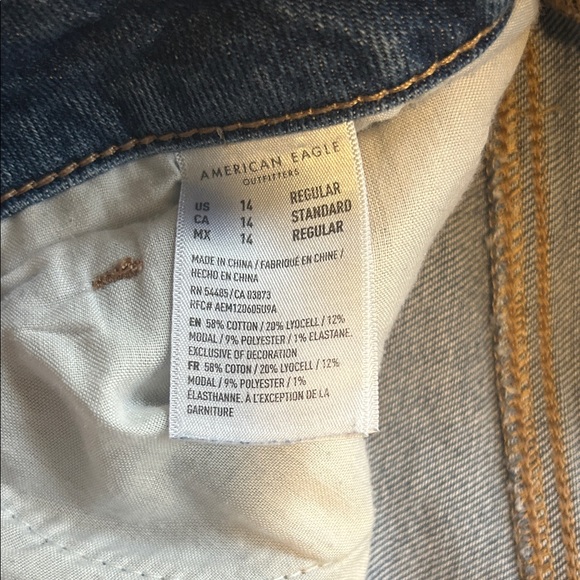 American Eagle Outfitters Mom Jeans - Picture 4 of 4